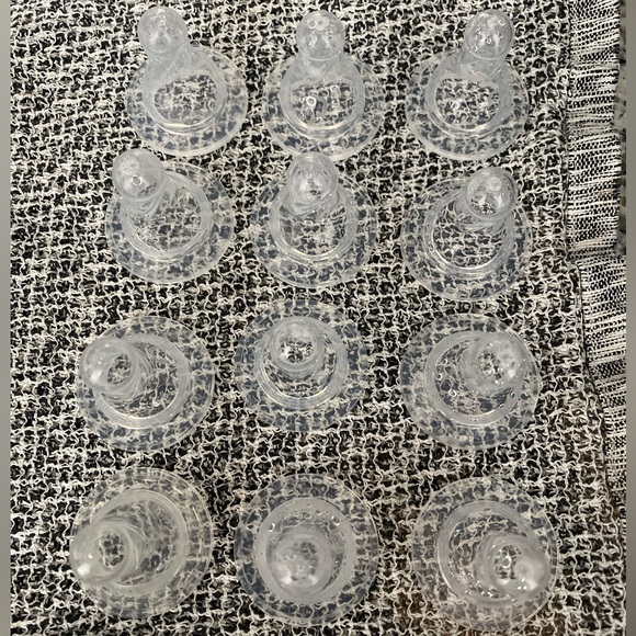 Set of 11 (USED) Dr. Brown's Original Baby Bottle Narrow Nipples Level 2 (3m+) - Picture 5 of 5